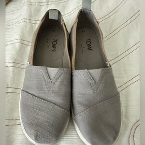 Toms Kids Shoes in Gray and White